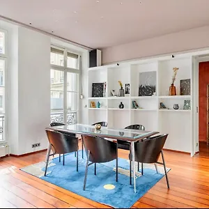  Apartment Chic Parisian Flat
